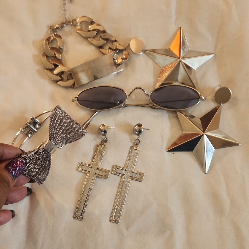 6 Random Jewely Pieces - Picture 2 of 13